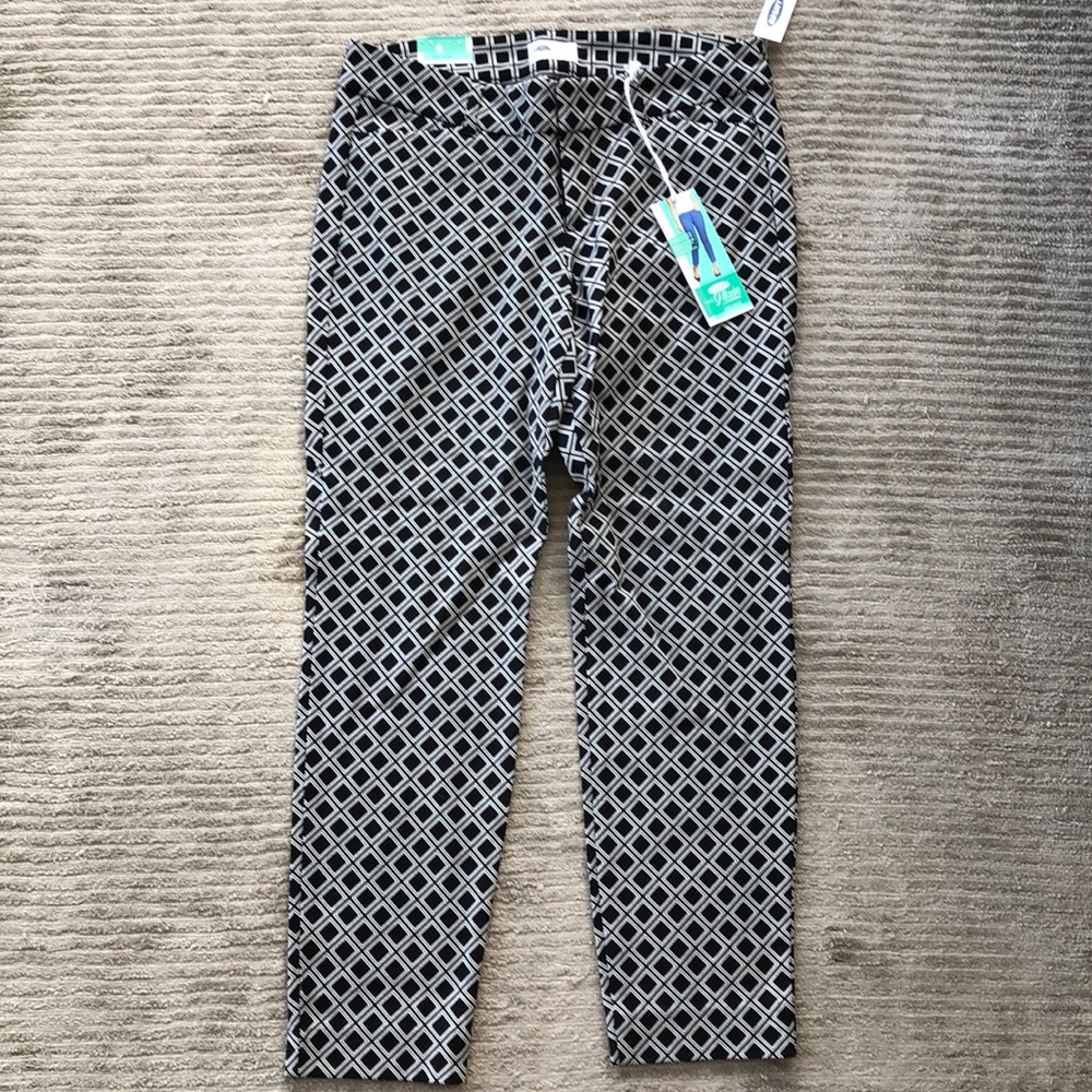 Black/white print crop pants